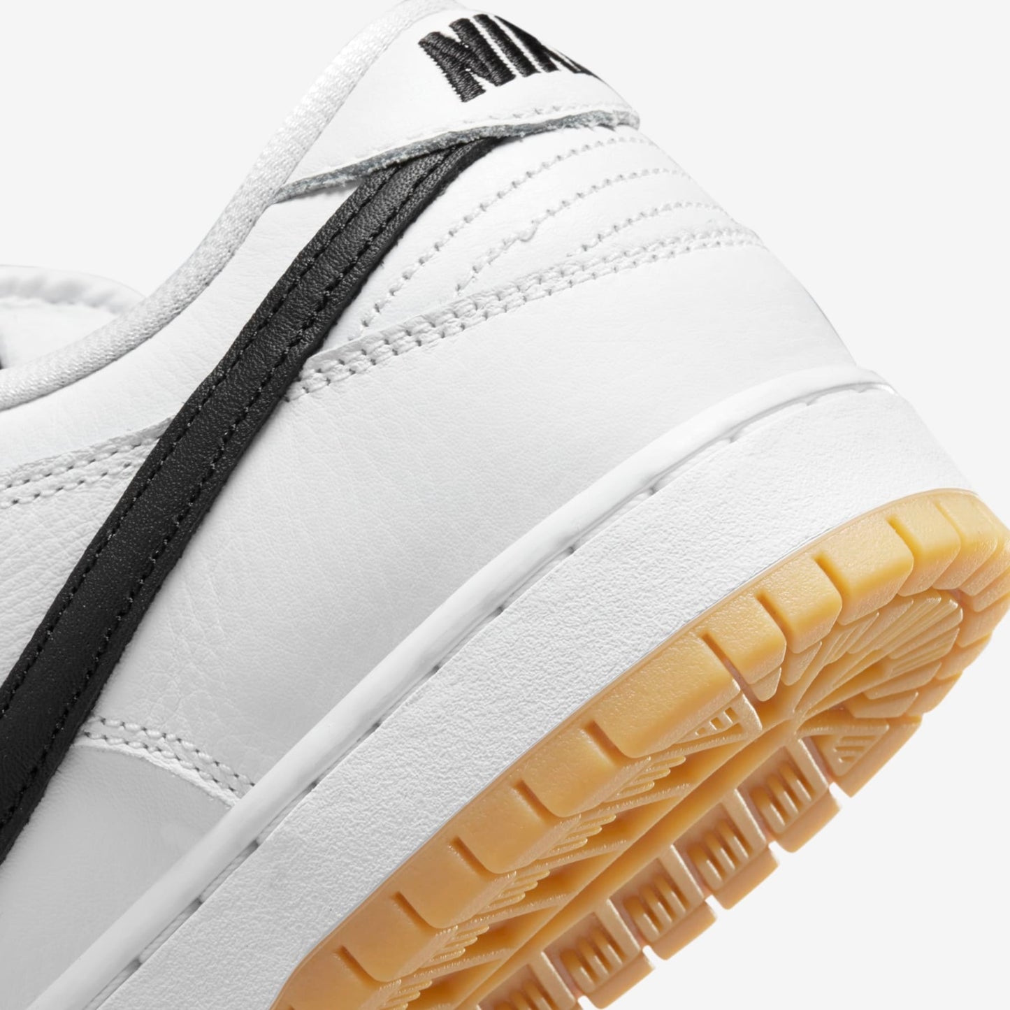 TÊNIS NIKE SB DUNK LOW PRO WHITE/GUM