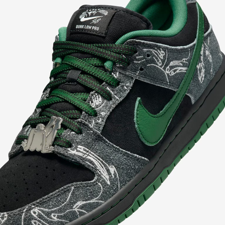 TÊNIS NIKE SB DUNK LOW THERE SKATEBOARDS
