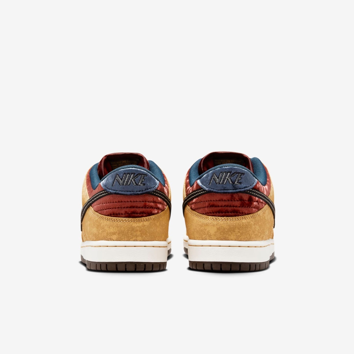TÊNIS NIKE SB DUNK LOW PRO CELESTIAL GOLD AND DARK TEAM RED