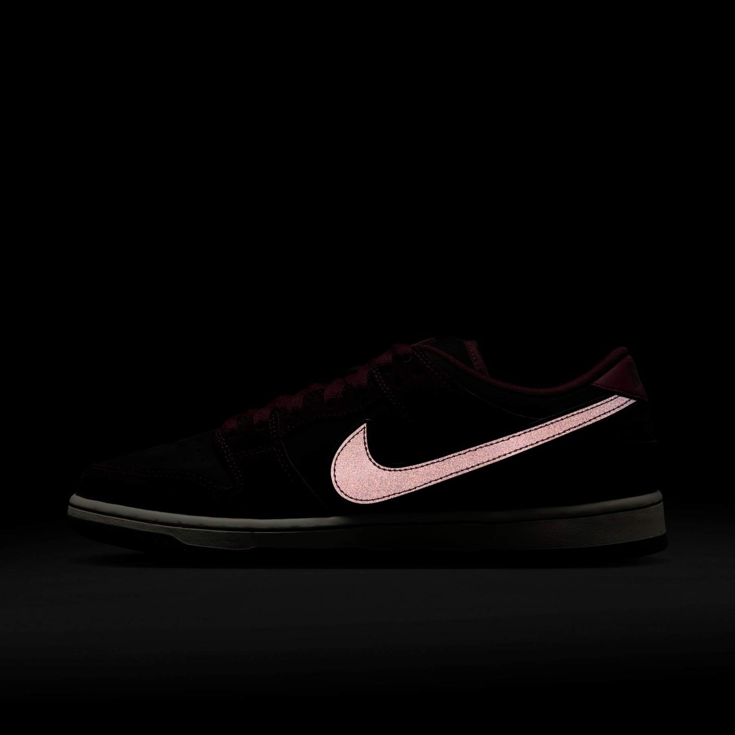 TÊNIS NIKE SB DUNK LOW PRO QS RIOT SKATESHOP