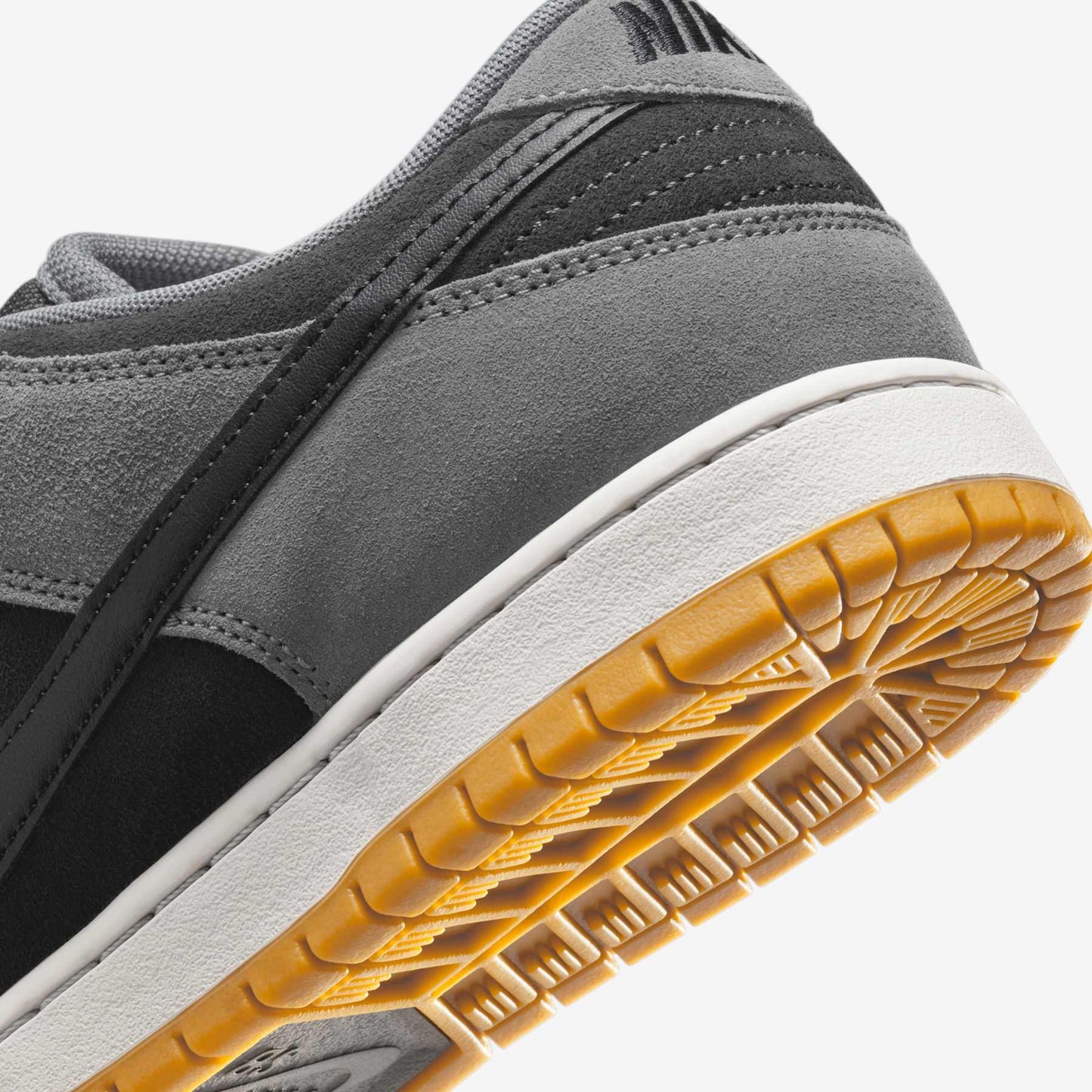 TÊNIS NIKE SB DUNK LOW PRO BLACK SMOKE GREY
