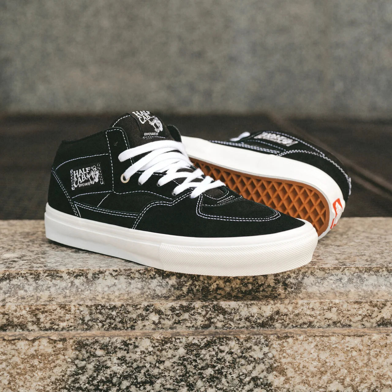 TÊNIS VANS SKATE HALF CAB BLACK WHITE