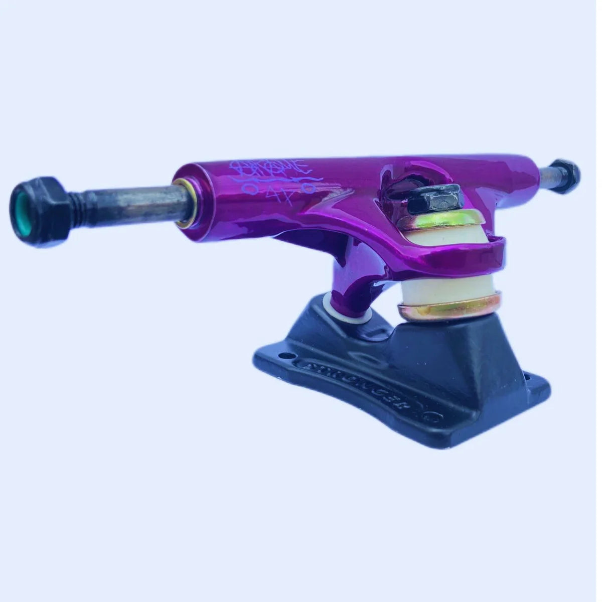 TRUCK STRONGER ROXO/PRETO LOGO ARAME 139MM