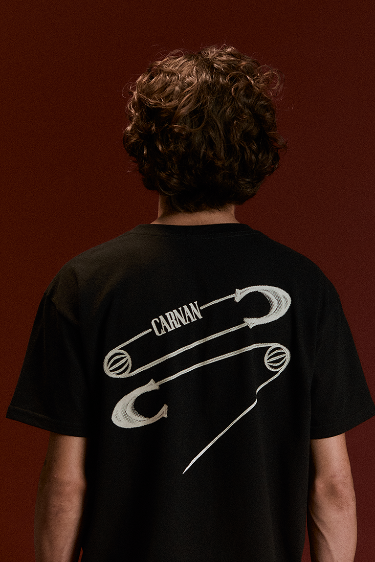 CAMISETA CARNAN SAFETY PIN CLASSIC BLACK
