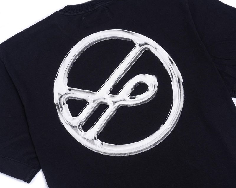 CAMISETA ÖUS CROMO PRETO