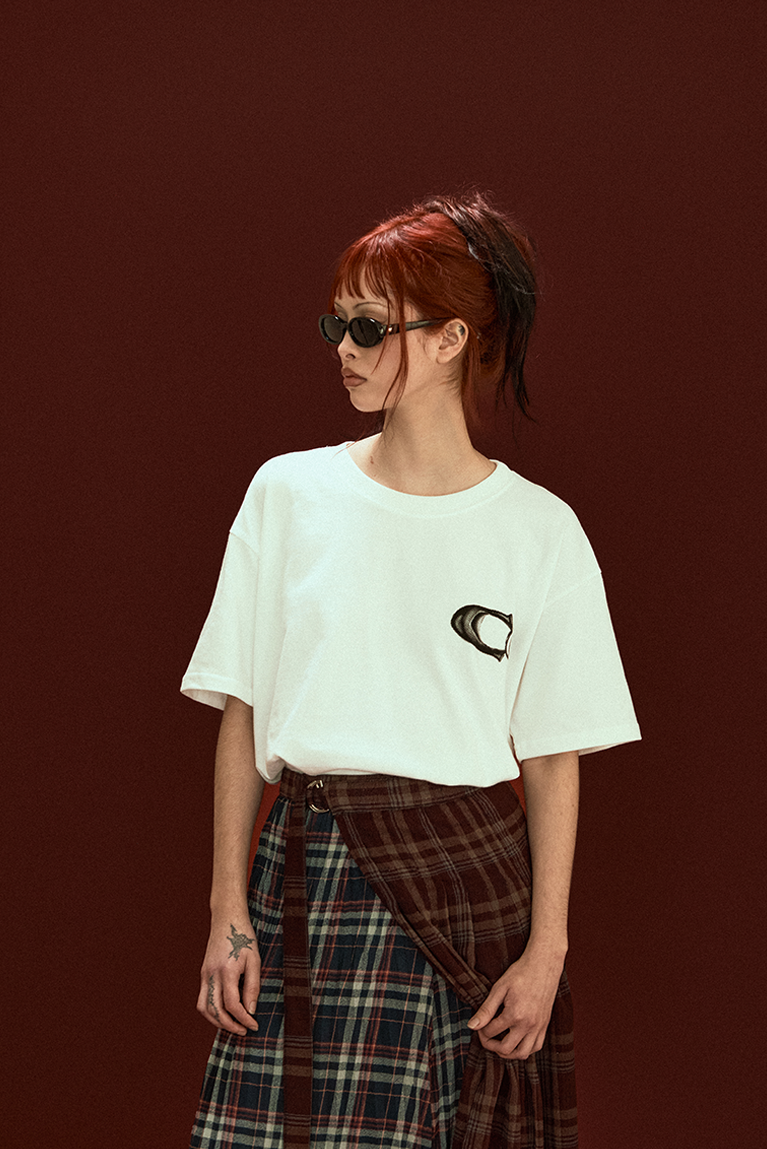 CAMISETA CARNAN SAFETY PIN CLASSIC - OFF WHITE