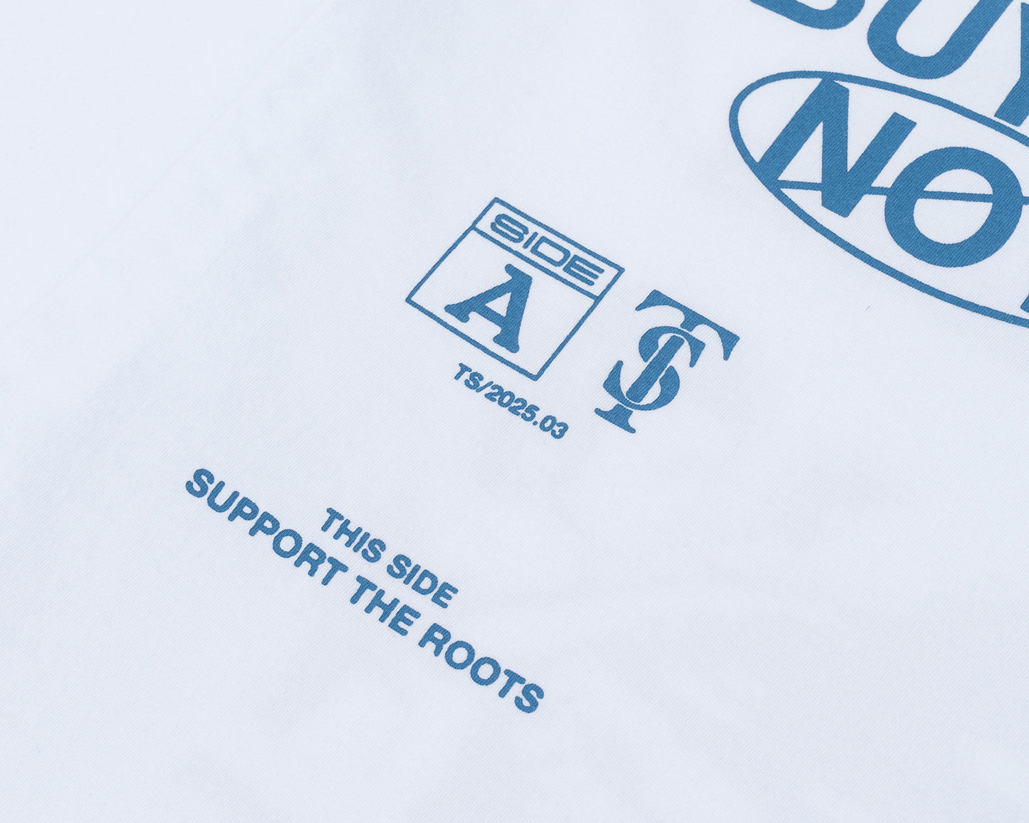 CAMISETA TROPICALIENTS SUPPORT THE ROOTS BRANCA