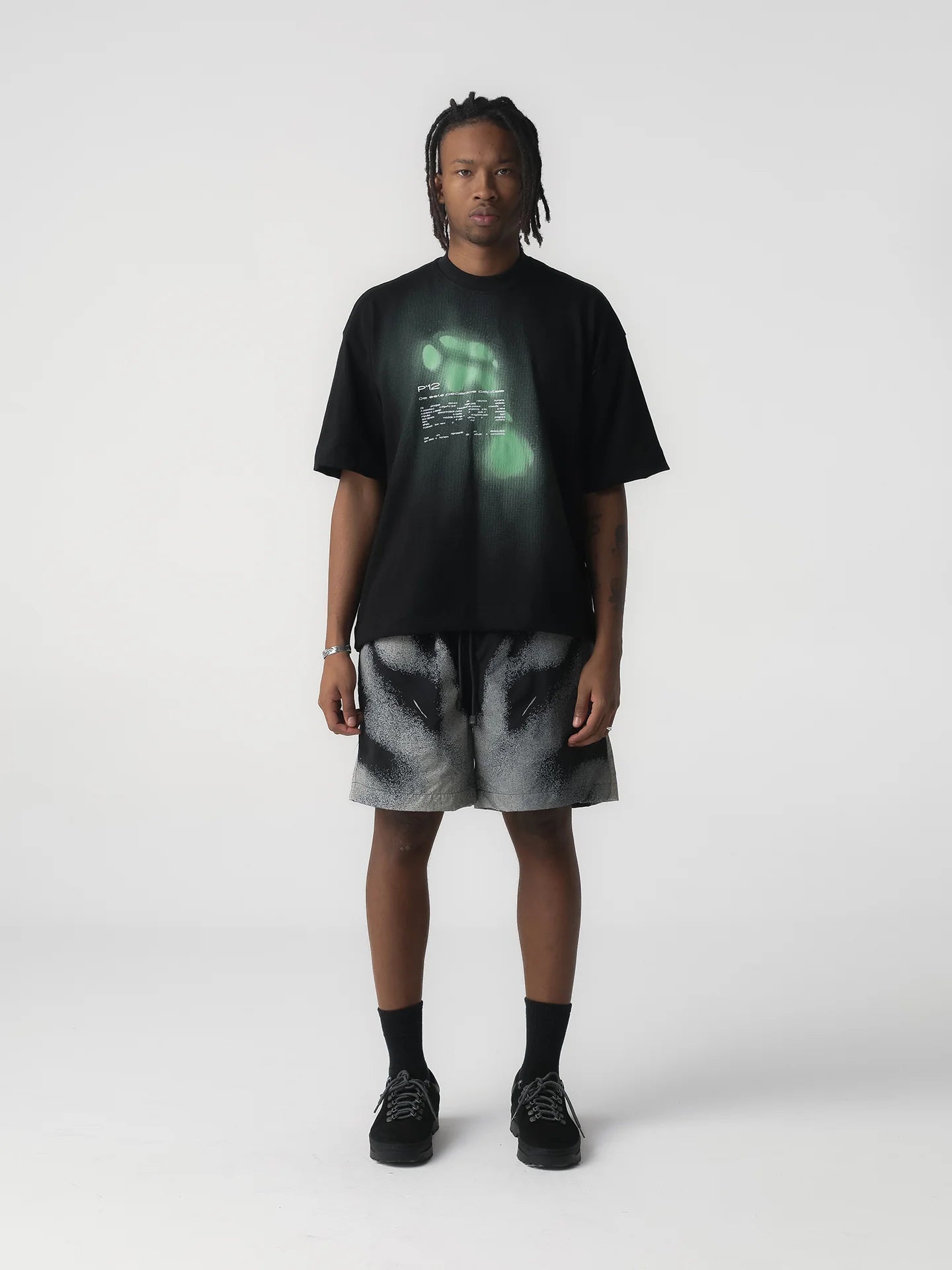 CAMISETA ELO EM COMUM TEORIA DOS PASSOS PRETO