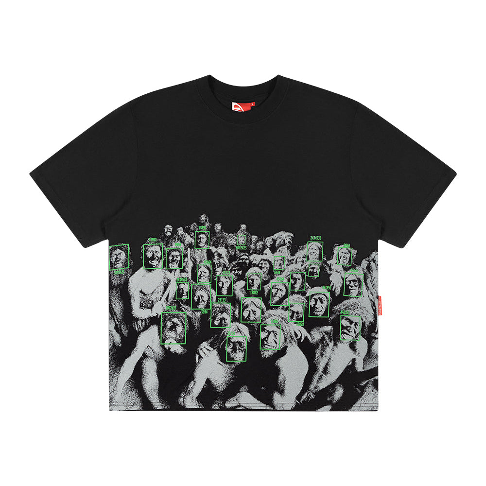 CAMISETA MAD ENLATADOS SELFIE DAS CAVERNAS PRETA