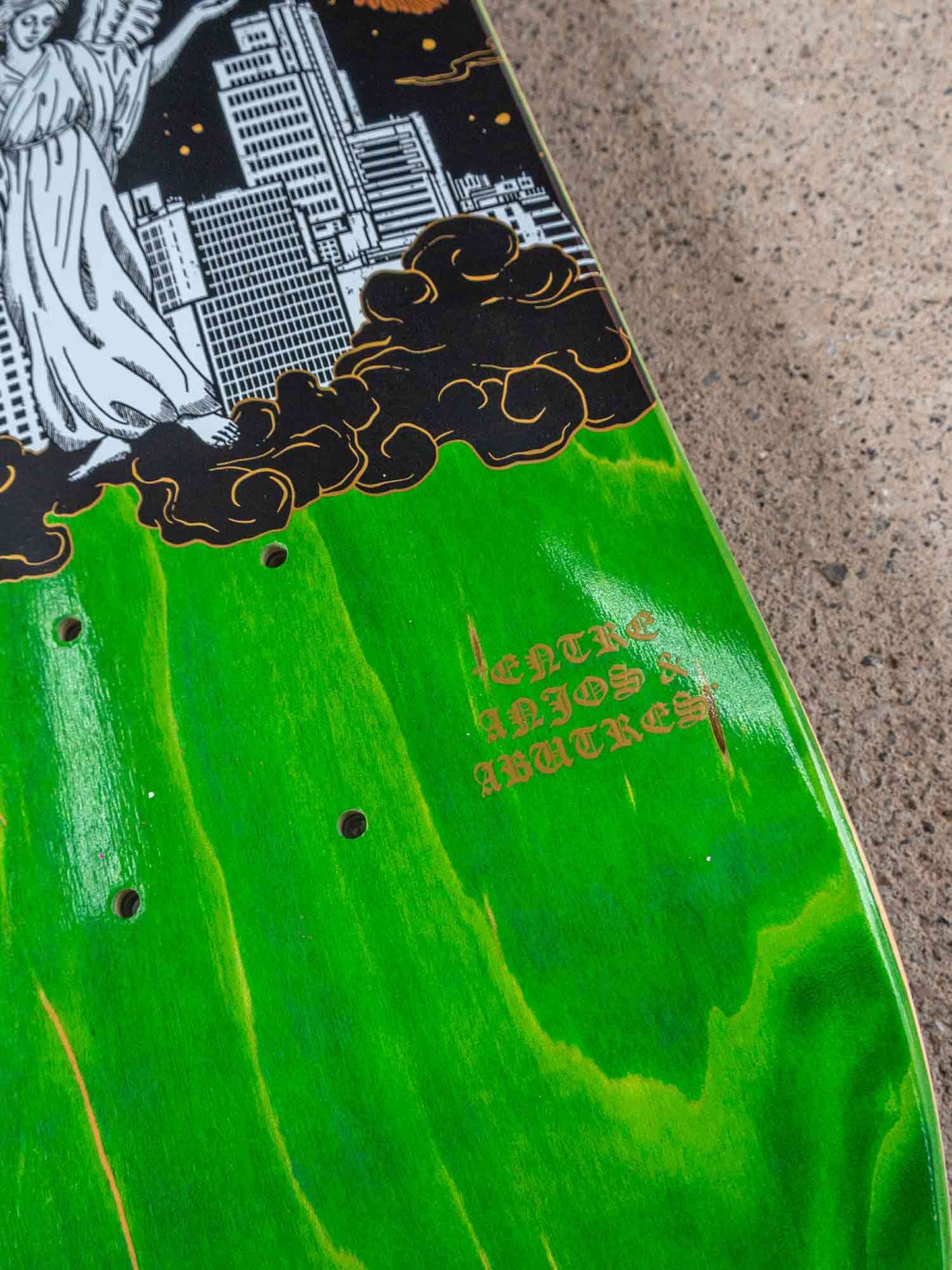 SHAPE MAPLE FUTURE ANJOS & ABUTRES 8.0"