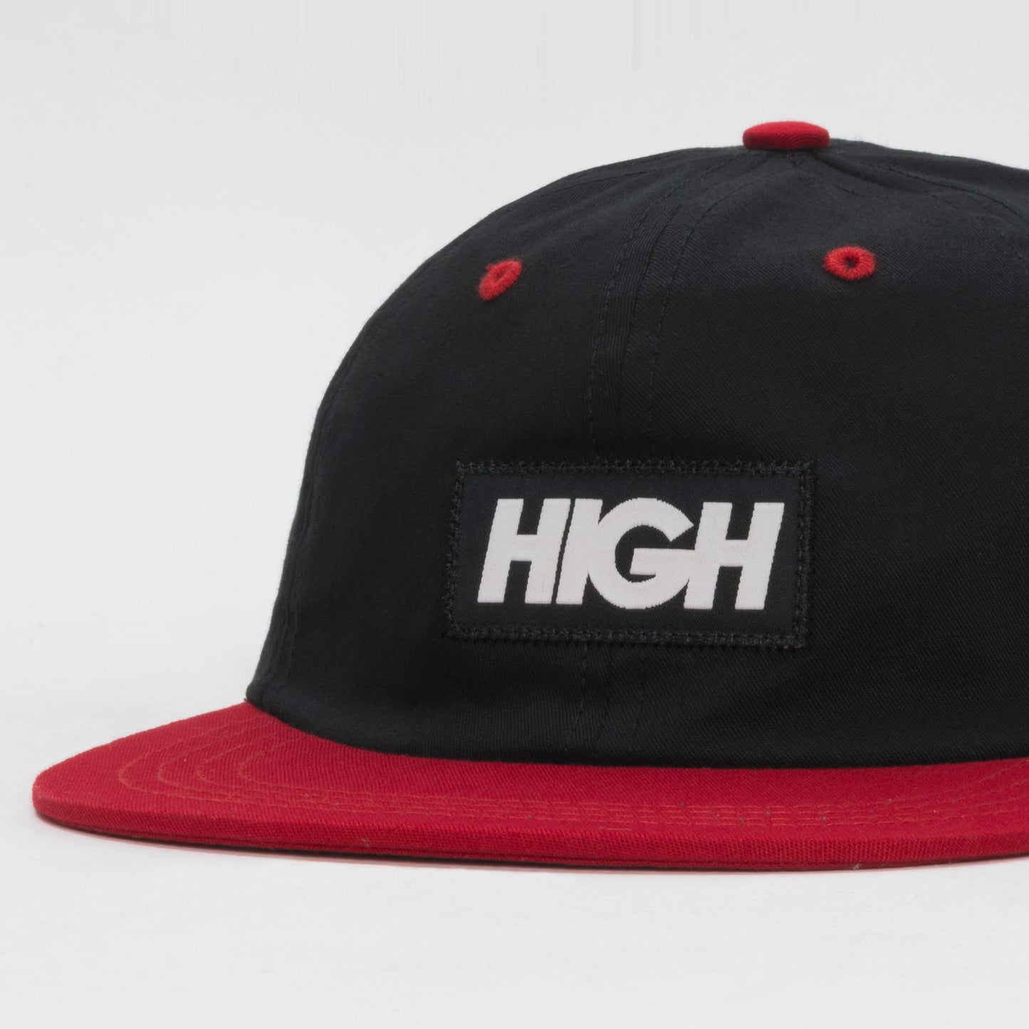 BONÉ HIGH 6 PANEL LOGO BLACK RED