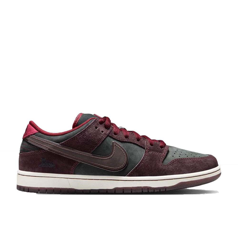 TÊNIS NIKE SB DUNK LOW PRO QS RIOT SKATESHOP