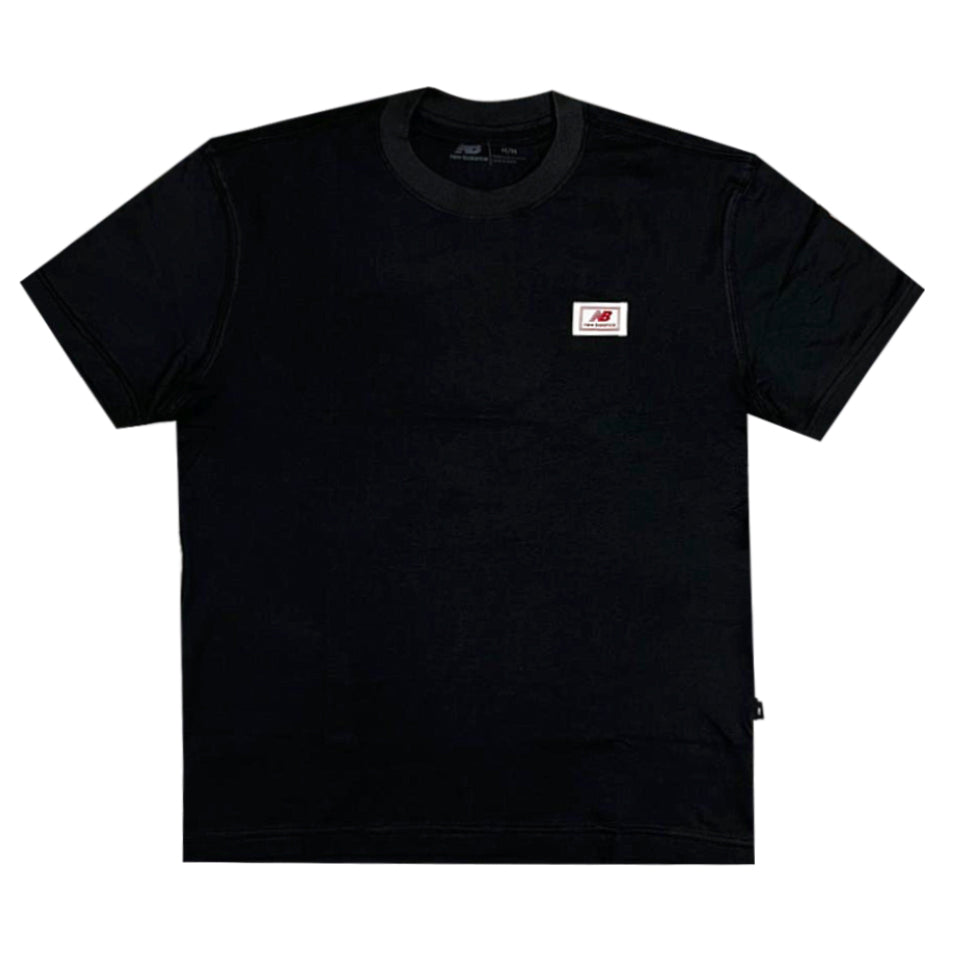 CAMISETA NEW BALANCE WOVEN LABEL PRETO