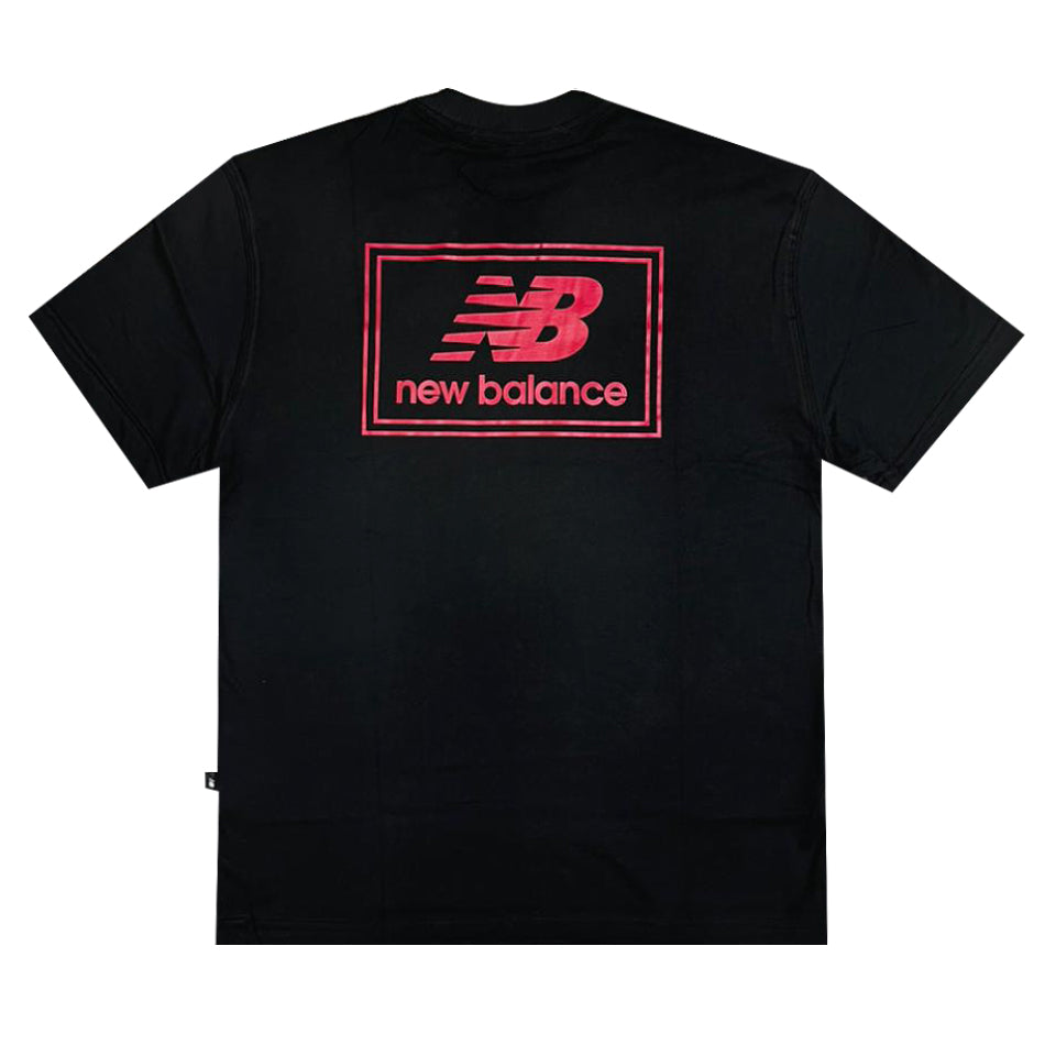 CAMISETA NEW BALANCE WOVEN LABEL PRETO
