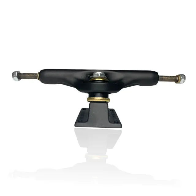 TRUCK ESSÊNCIA OCO POLIDO LOGO PRETO 139MM