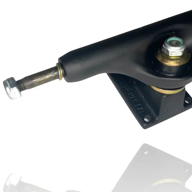 TRUCK ESSÊNCIA OCO POLIDO LOGO PRETO 139MM