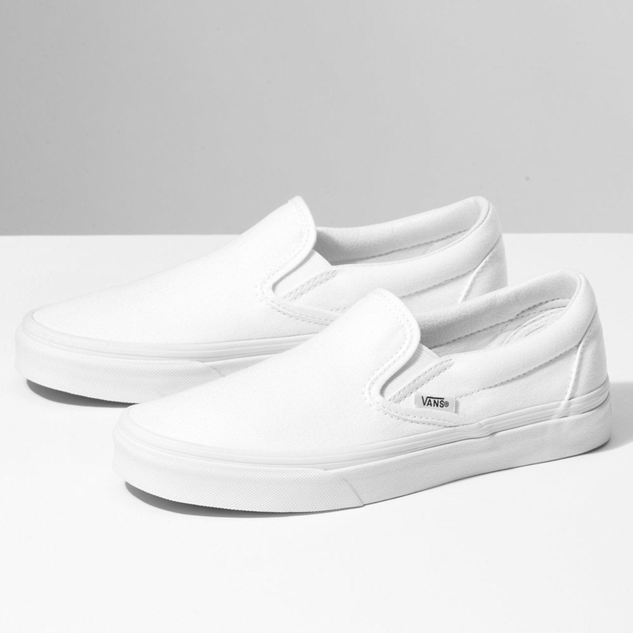 TÊNIS VANS CLASSIC SLIP-ON TRUE WHITE