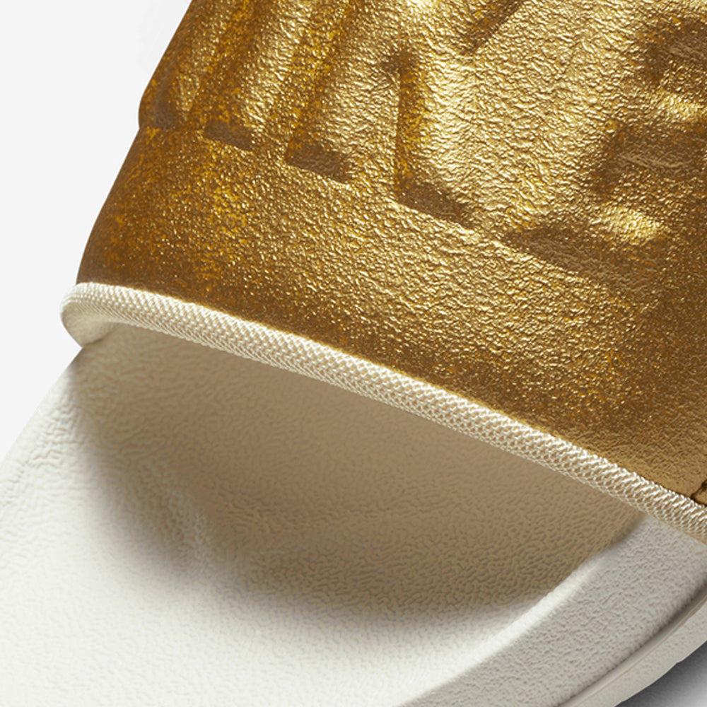 CHINELO NIKE OFFCOURT SLIDE METALLIC GOLD