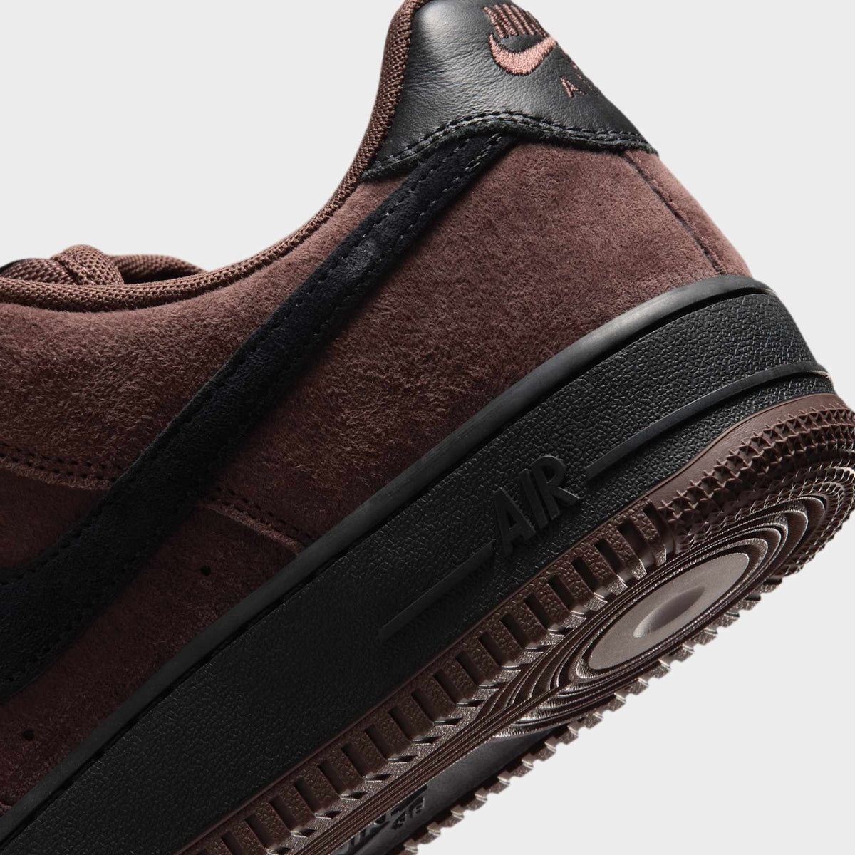 TÊNIS NIKE SB AIR FORCE 1 LOW CHOCOLATE