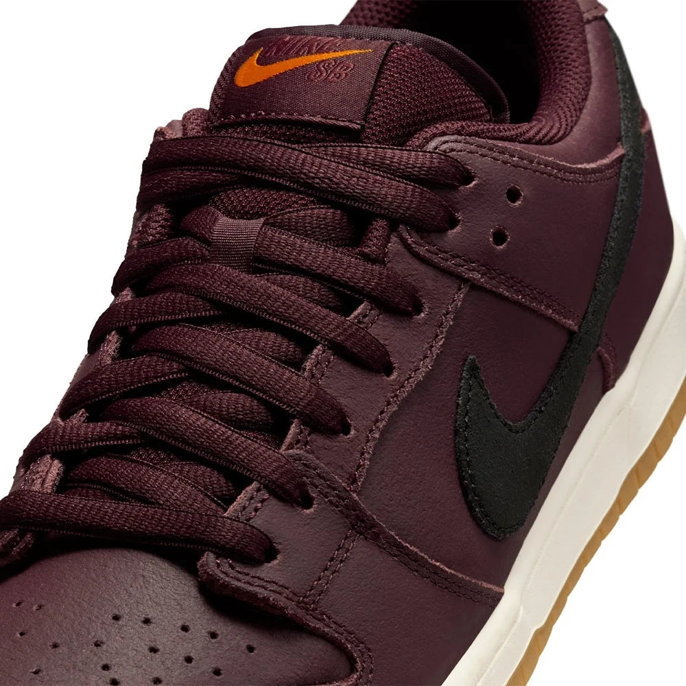 TÊNIS NIKE SB DUNK LOW PRO BURGUNDY/BLACK