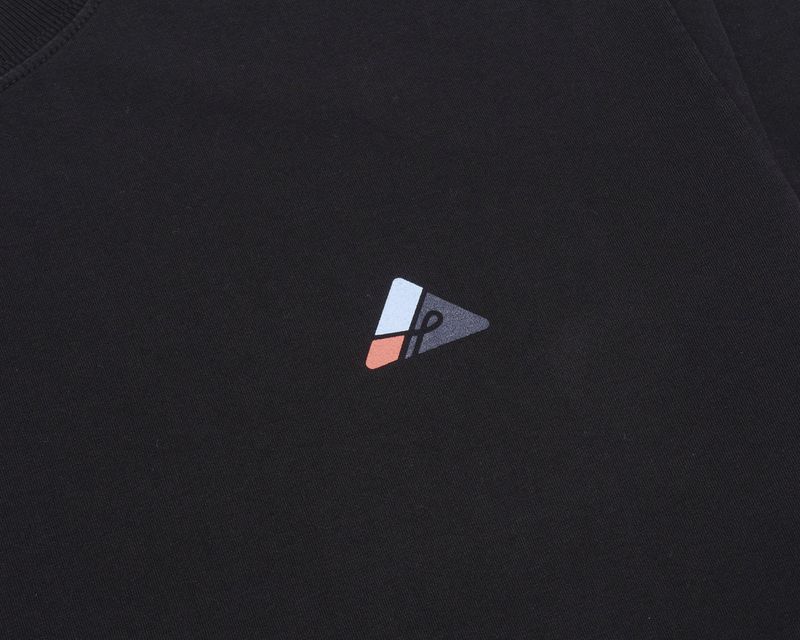 CAMISETA ÖUS LOGO MINIMAL PRETO