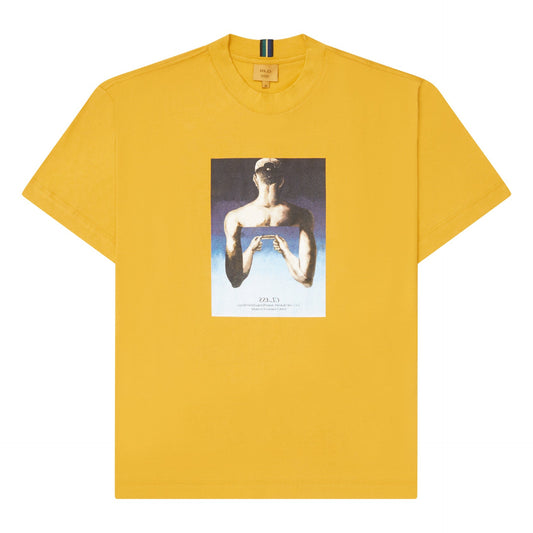 CAMISETA CLASS TRIPPING IN THE 4TH DIMENSIONE MOSTARDA