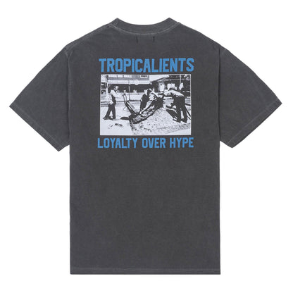 CAMISETA TROPICALIENTS HOOD PRETO LAVADO