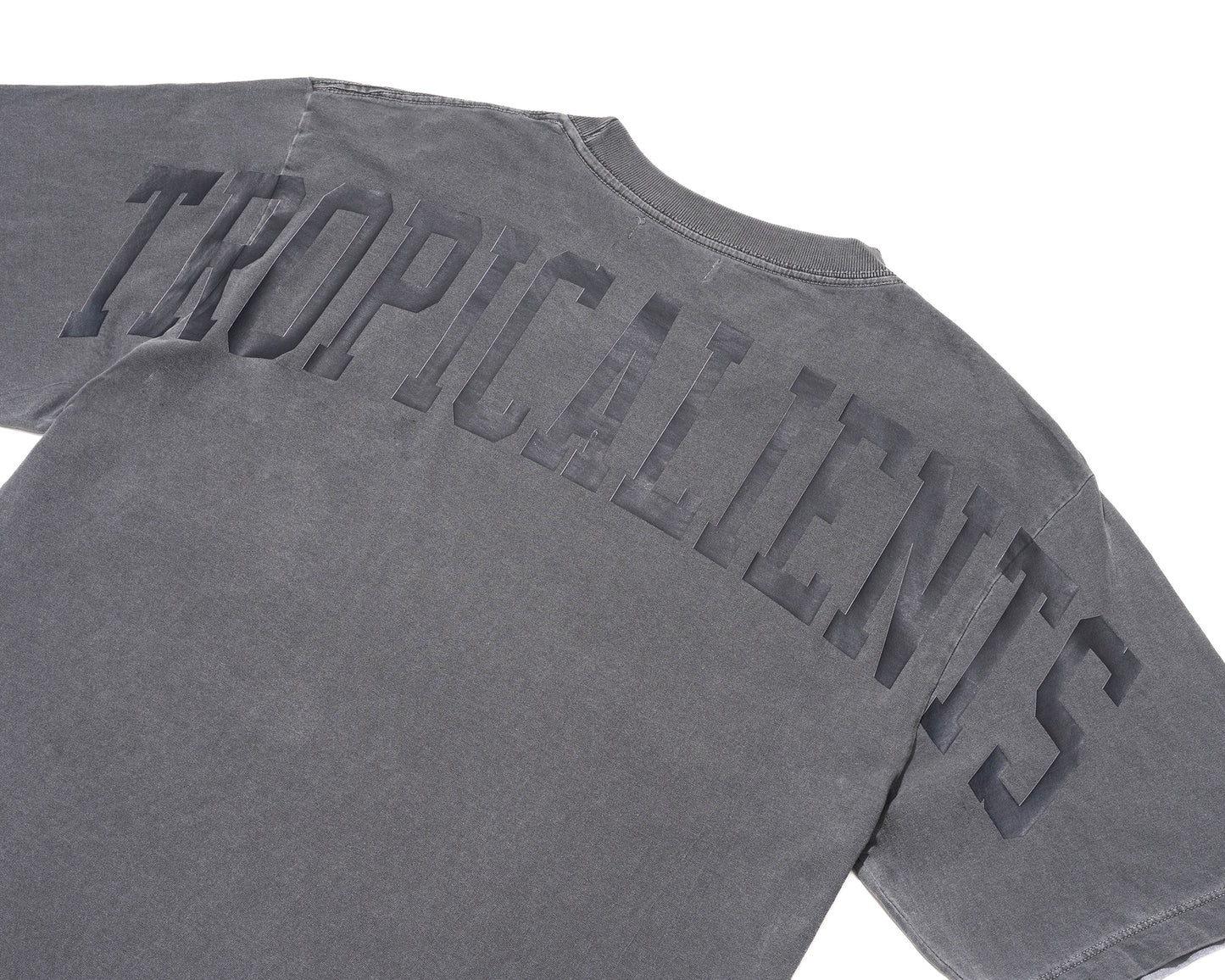 CAMISETA TROPICALIENTS SUPER WIDE PRETO ESTONADO