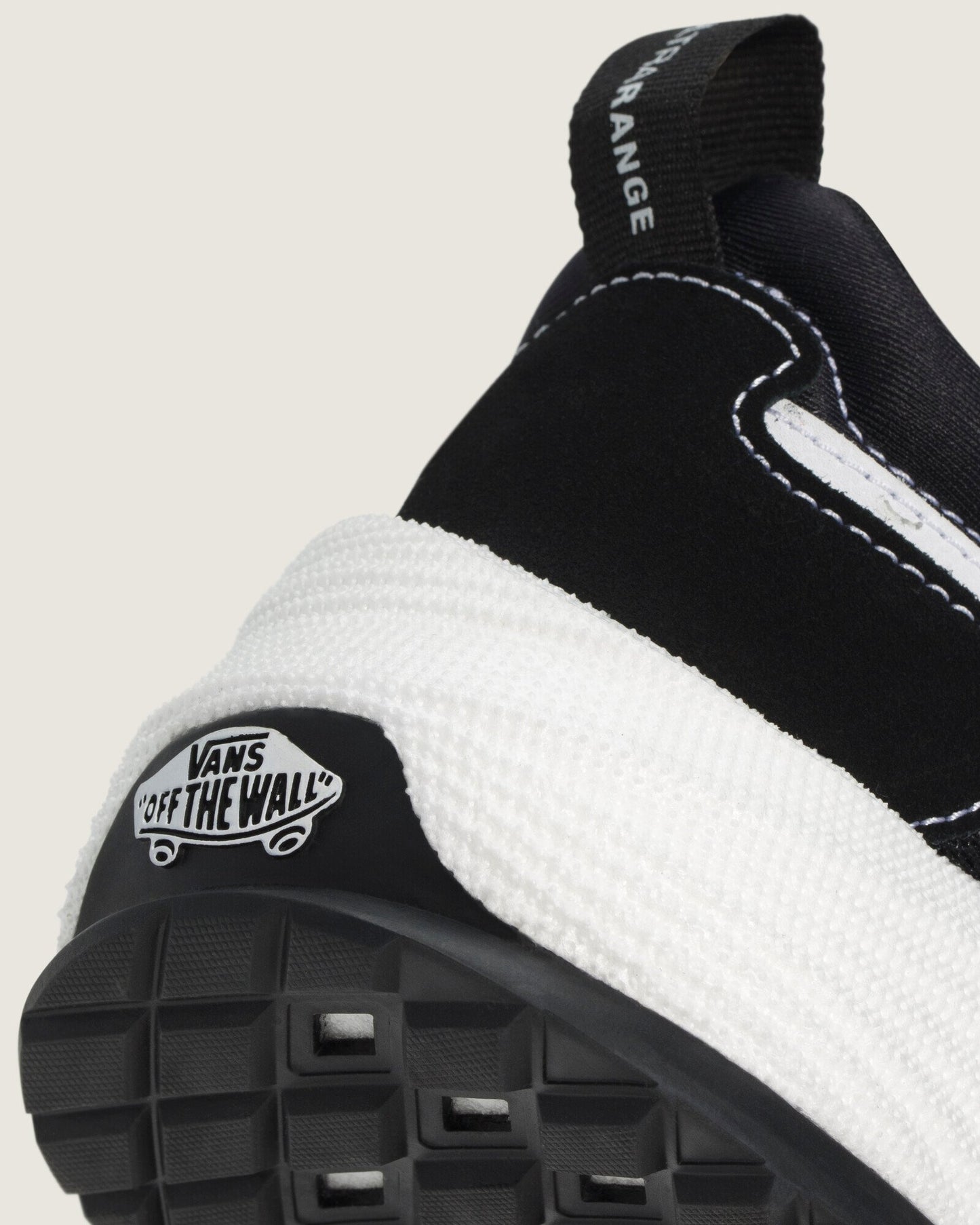 TÊNIS VANS ULTRARANGE NEO 2.0 BLACK/WHITE