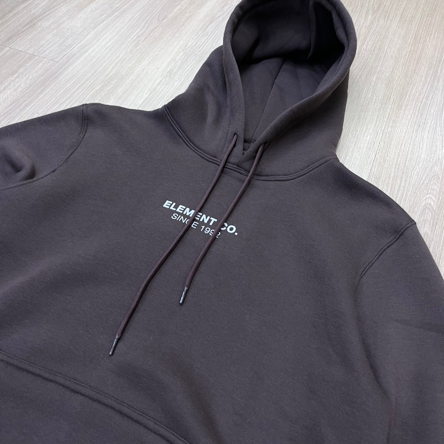 MOLETOM ELEMENT CO. BEM MARROM