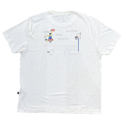 CAMISETA NEW BALANCE ATHLETICS HOOPS CARTOON OFF WHITE
