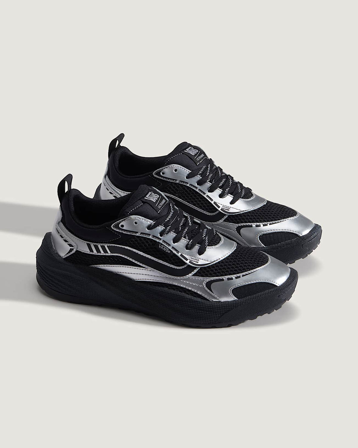 TÊNIS VANS ULTRARANGE NEO 2.0 METALLIC BLACK/SILVER