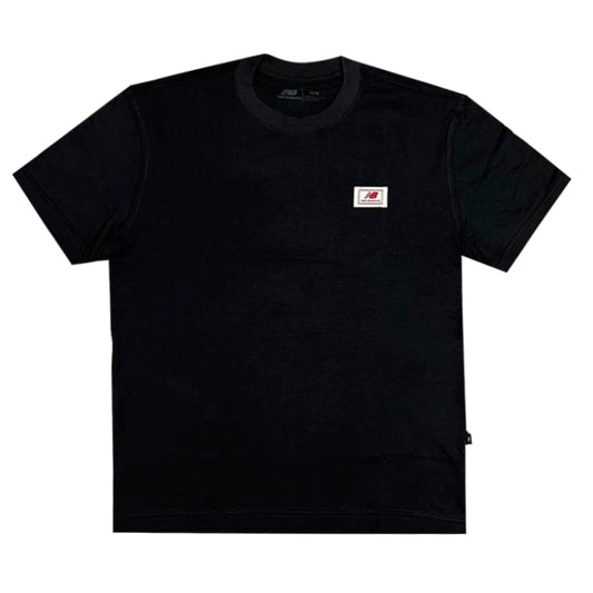 CAMISETA NEW BALANCE WOVEN LABEL PRETO