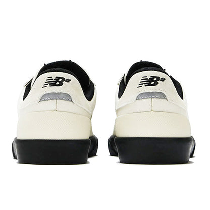 TÊNIS NEW BALANCE NUMERIC 272 BEGE/PTO