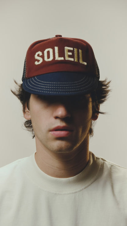 BONÉ SOLEIL LETTERS CROWN BURGUNDY/BLUE