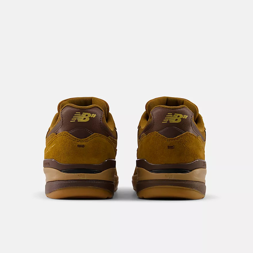 TÊNIS NEW BALANCE NUMERIC ANDREW REYNOLDS 933 MARROM/MARROM